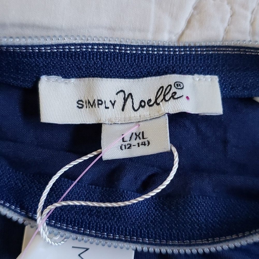 Simply Noelle SHOULDER ZIP TOP - Picture 8 of 15